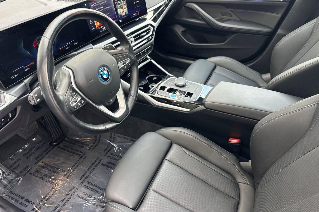Used 2023 BMW i4 eDrive35 image 9