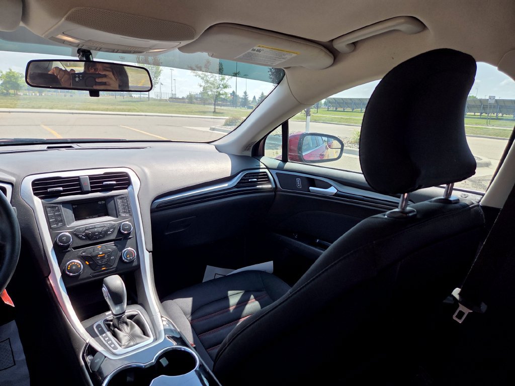 Used 2016 Ford Fusion SE w/ Equipment Group 201A FWD image 20