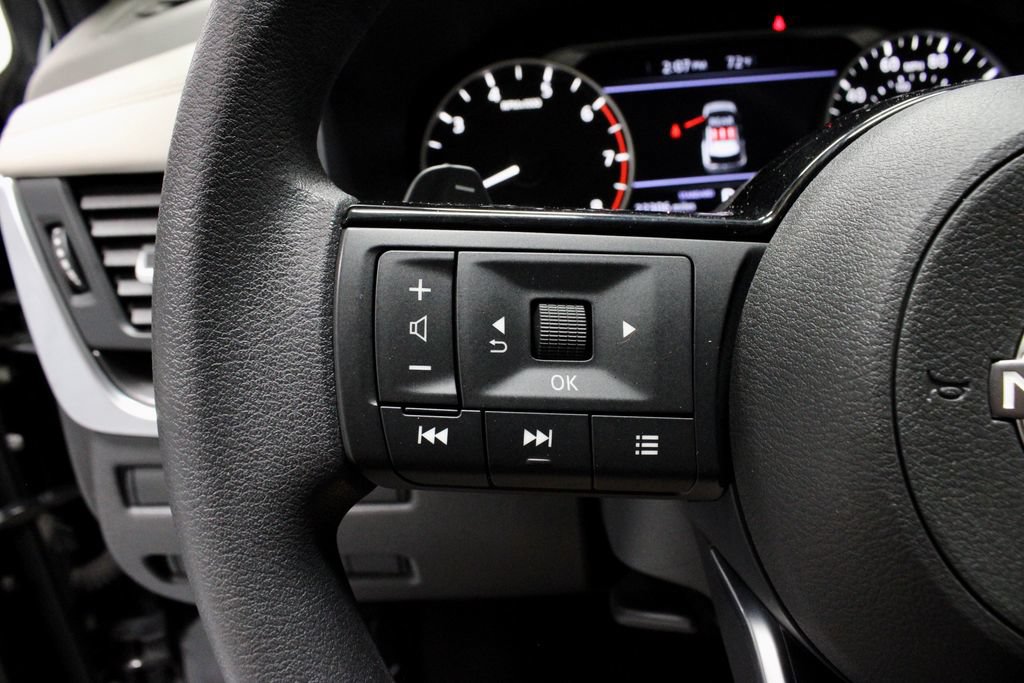Used 2023 Nissan Rogue SV FWD image 26