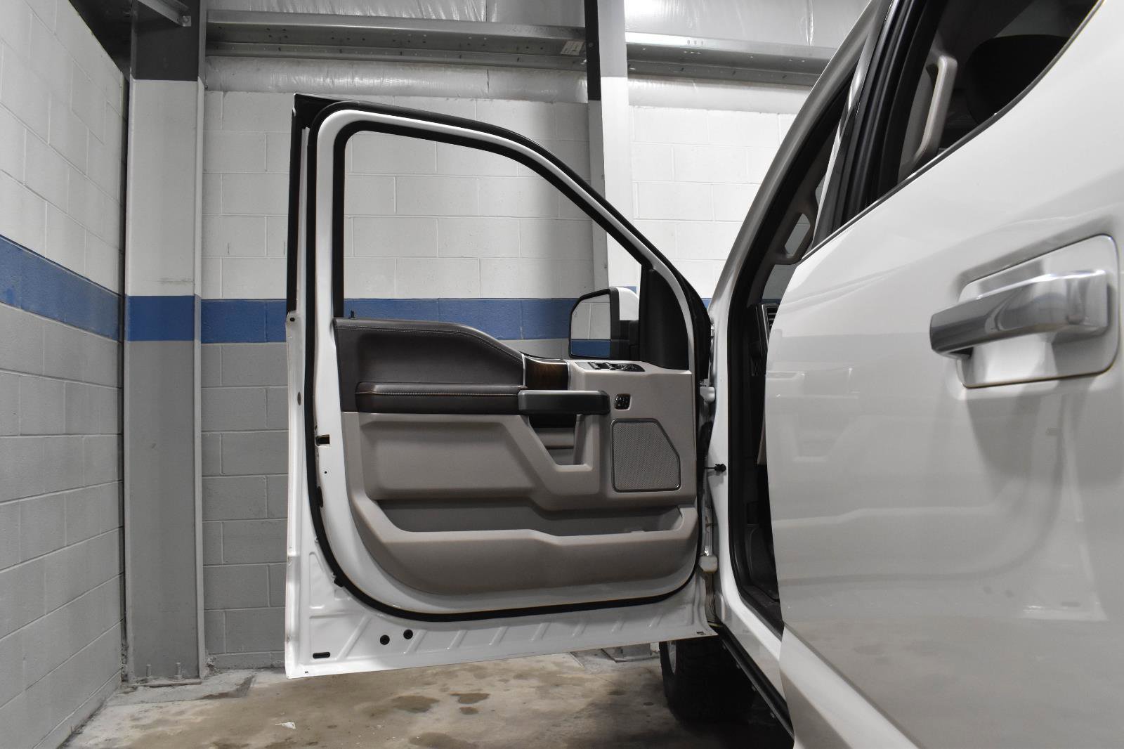 Used 2019 Ford F150 Limited w/ Trailer Tow Package image 11