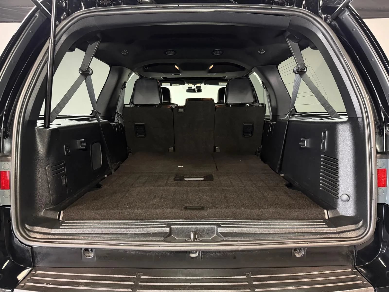Used 2017 Lincoln Navigator L Select RWD image 14