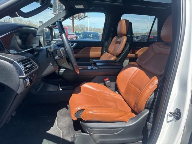 Used 2021 Lincoln Navigator Reserve image 13