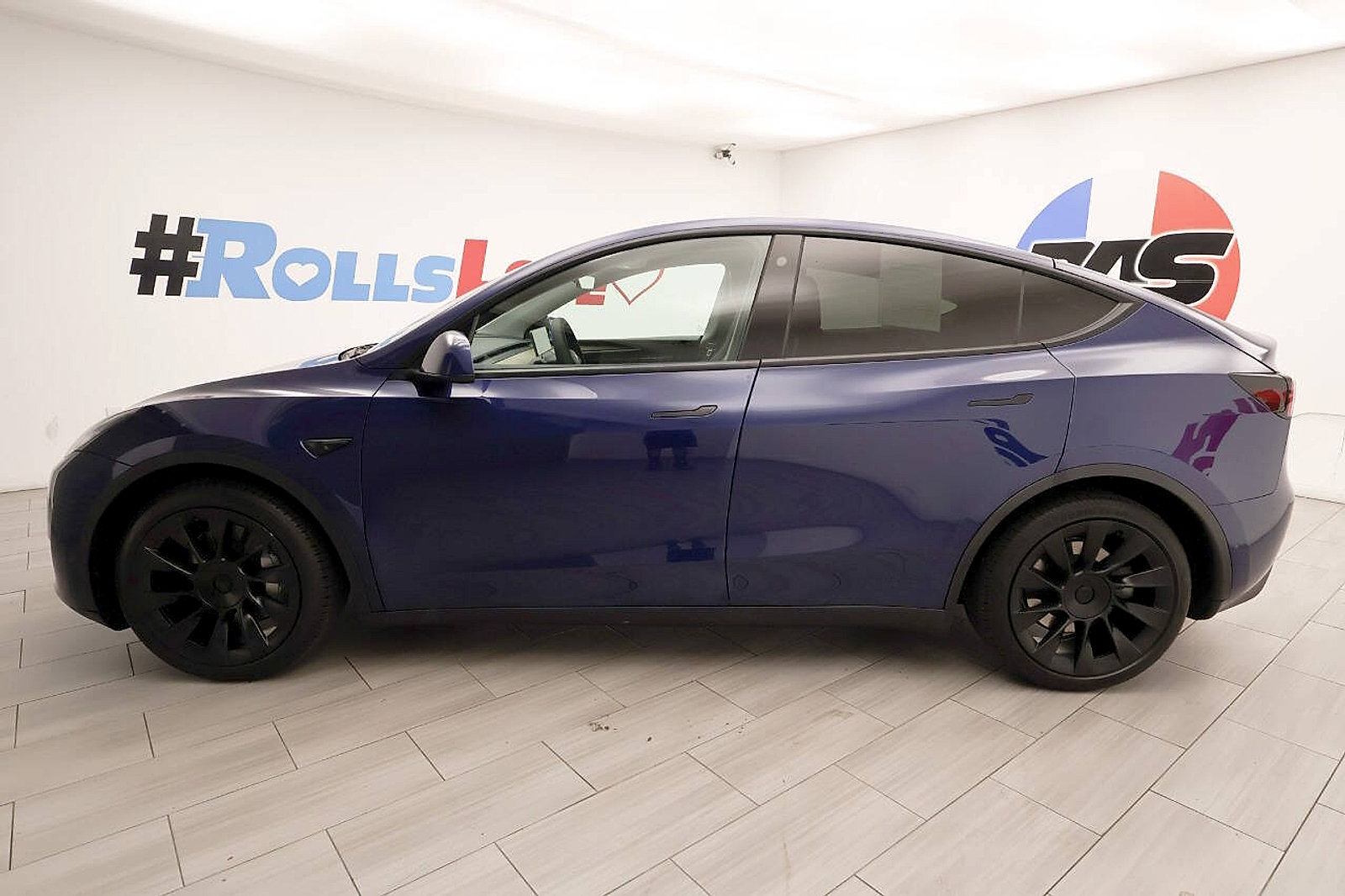 Used 2022 Tesla Model Y Long Range AWD/4WD image 2