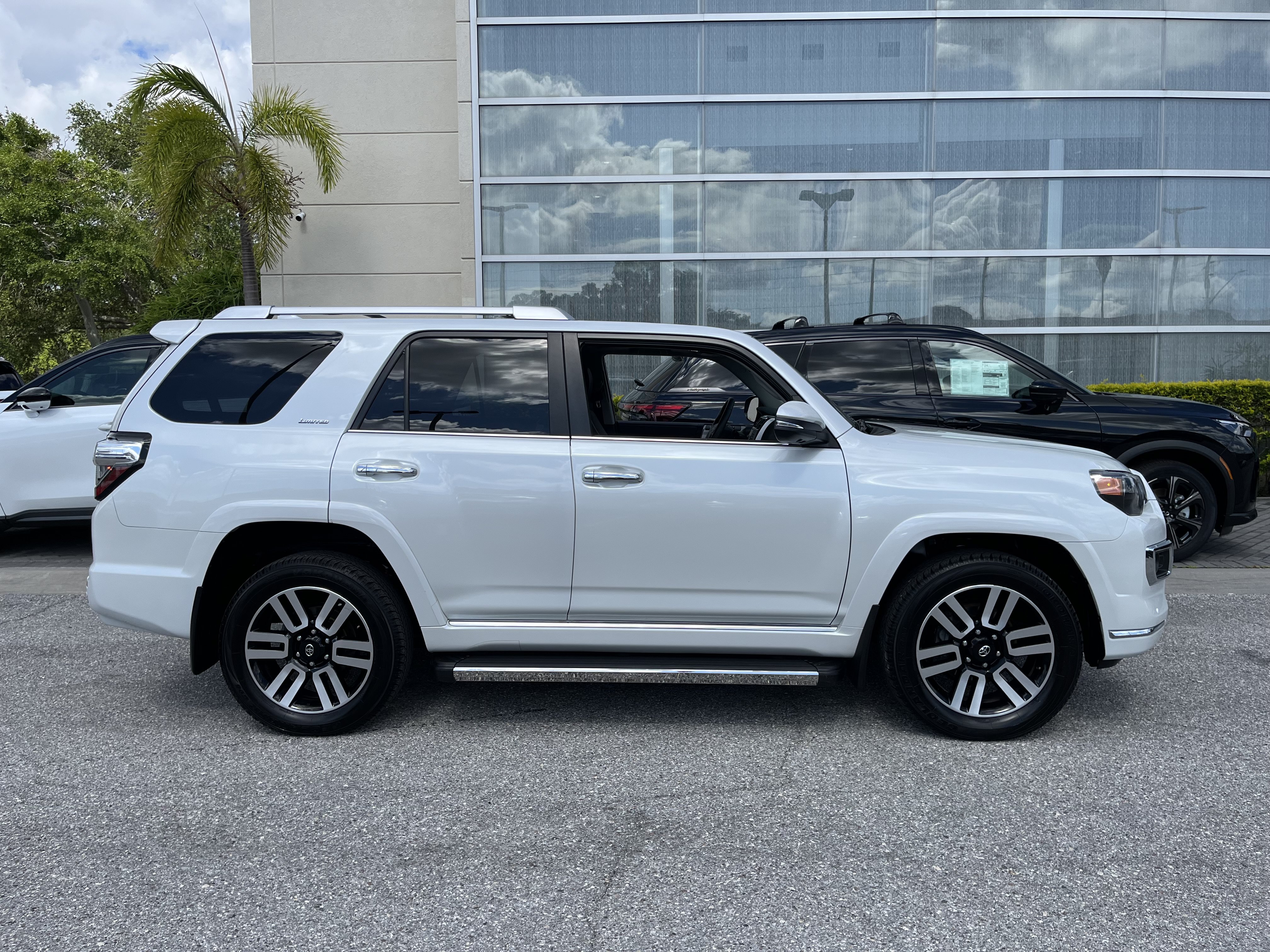 Used 2024 Toyota 4Runner Limited AWD/4WD image 10