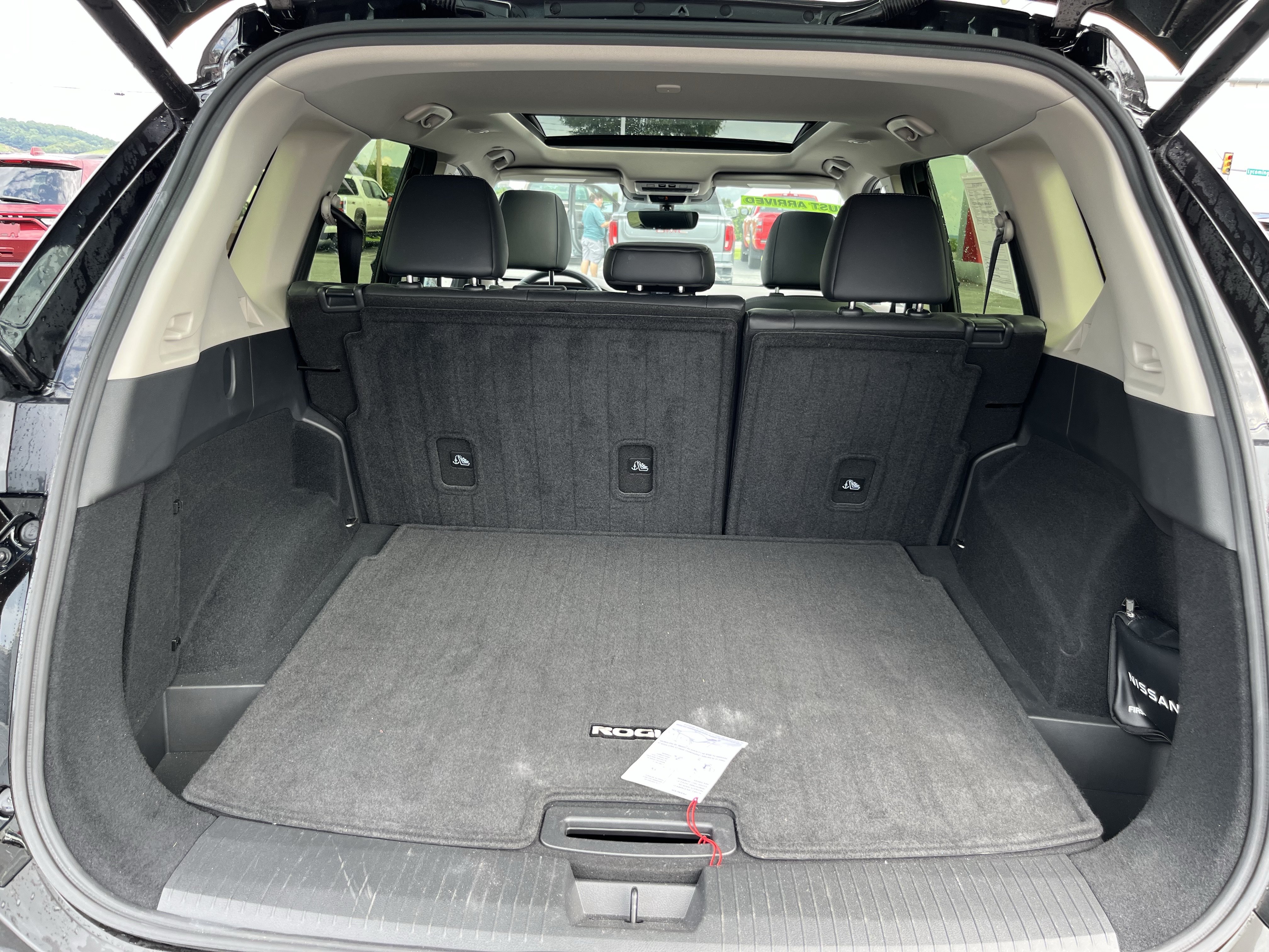 Used 2023 Nissan Rogue SV w/ SV Premium B Package AWD/4WD image 7