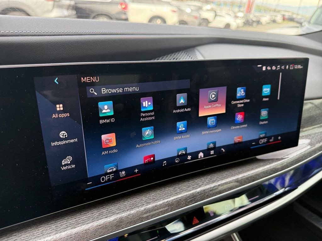 Used 2023 BMW 740i image 21