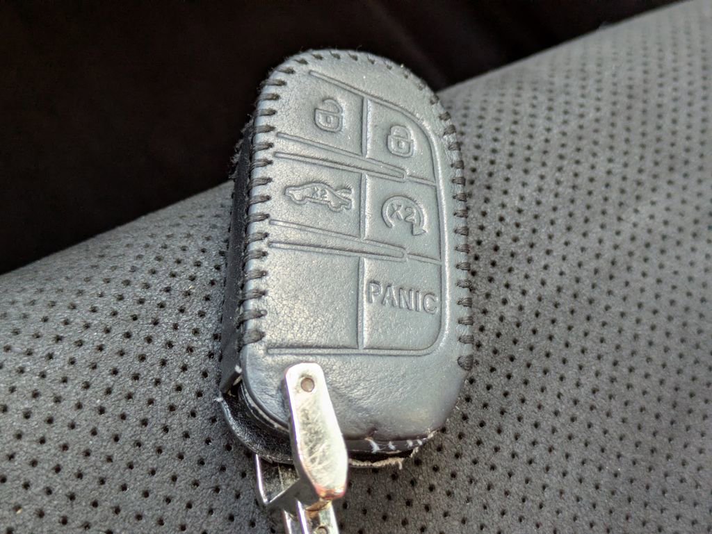 Used 2021 Jeep Grand Cherokee Laredo X image 34