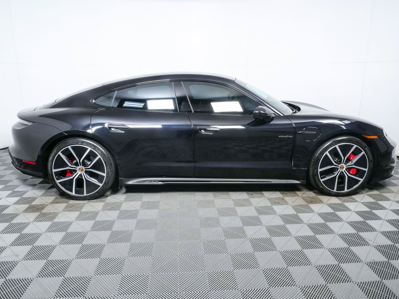 Certified 2025 Porsche Taycan GTS AWD/4WD image 29