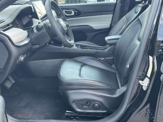 Used 2024 Jeep Compass Limited AWD/4WD image 13