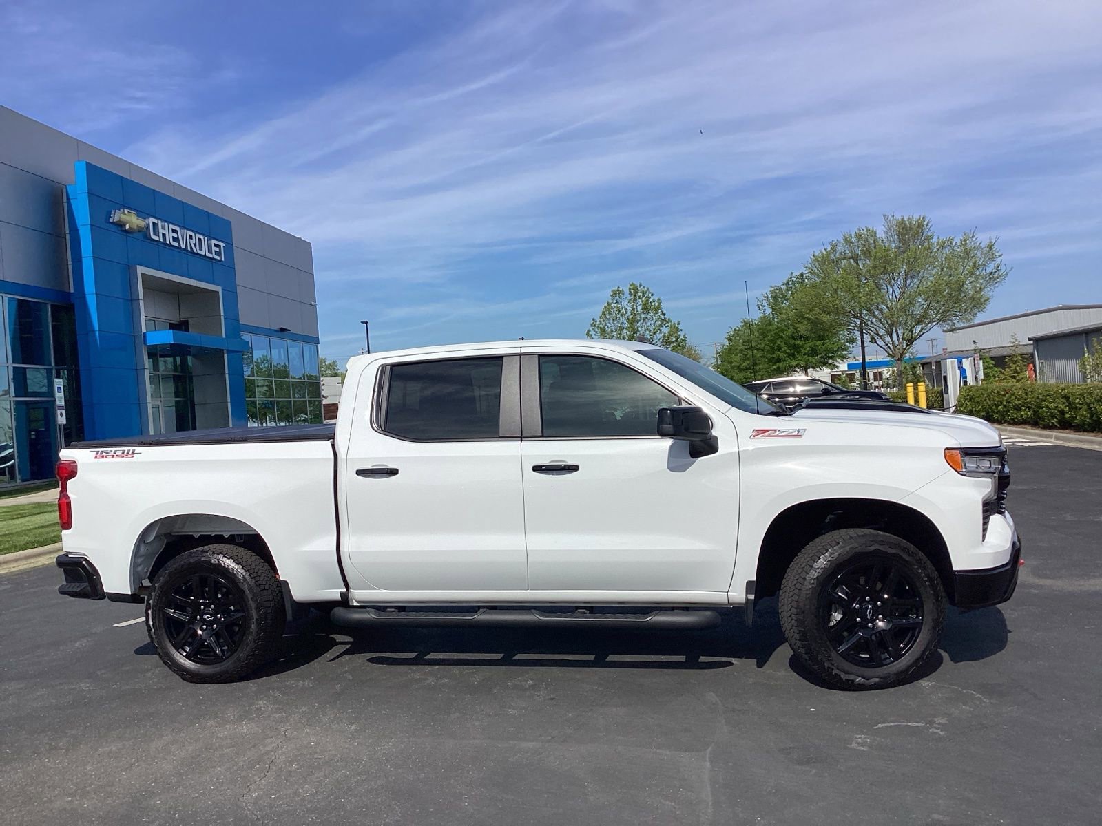 Used 2025 Chevrolet Silverado 1500 LT Trail Boss w/ Convenience Package II image 6
