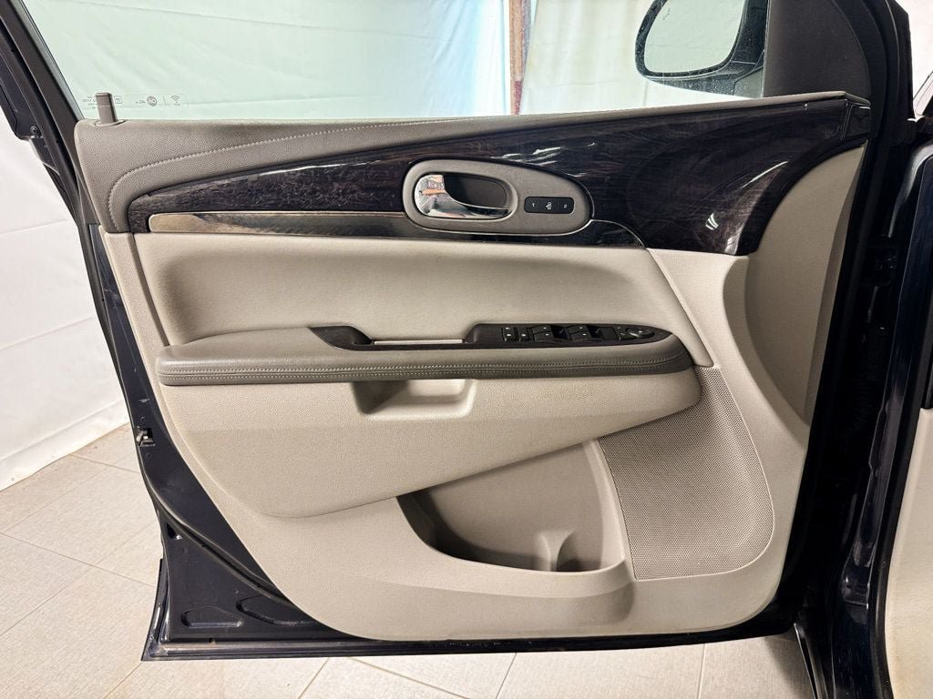 Used 2017 Buick Enclave Leather w/ Trailering Package FWD image 14