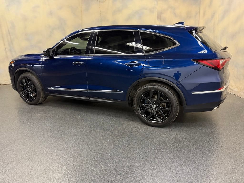 Certified 2023 Acura MDX w/ Technology Package AWD/4WD image 4