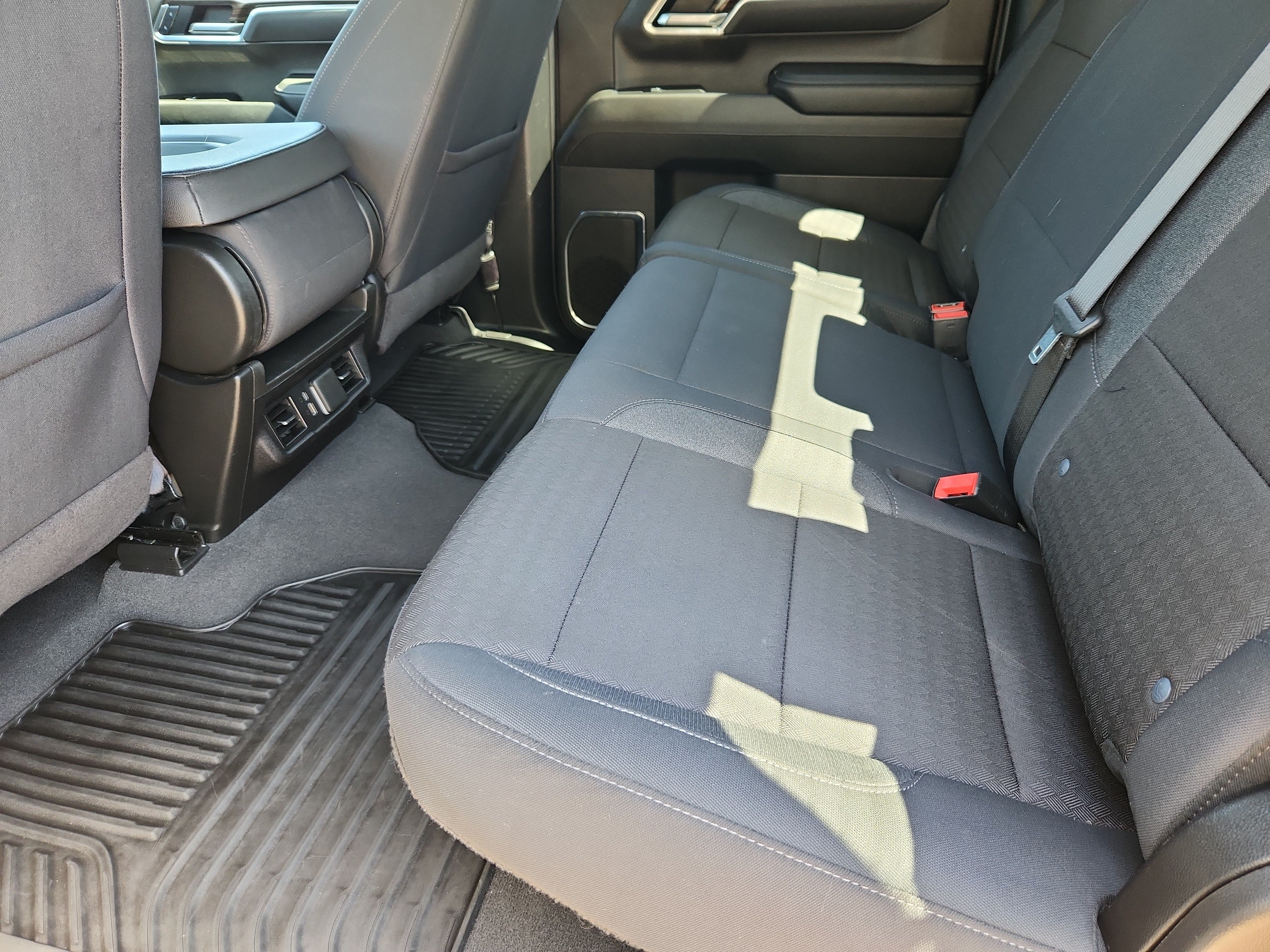 Used 2025 Chevrolet Silverado 1500 LT AWD/4WD image 13