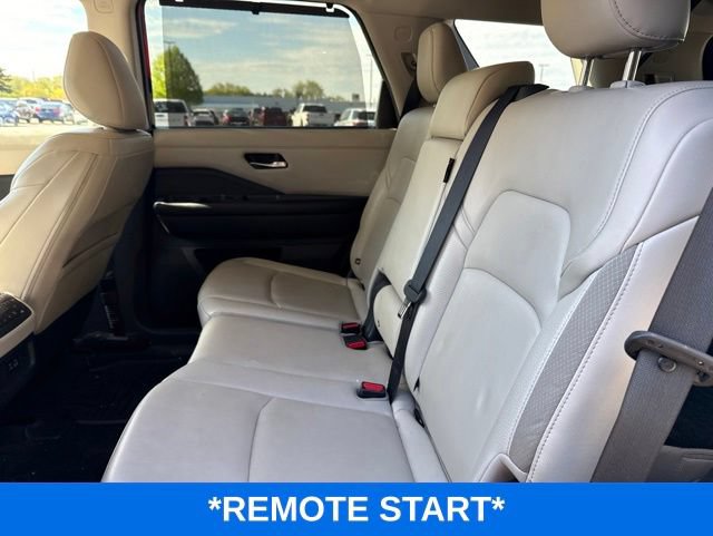 Used 2023 Nissan Pathfinder SL AWD/4WD image 7