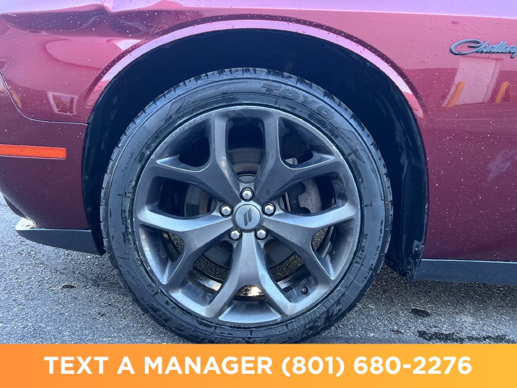 Used 2019 Dodge Challenger SXT w/ Plus Package RWD image 8