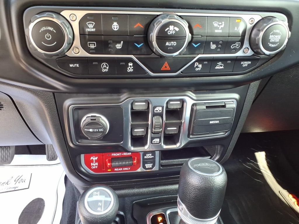 Used 2022 Jeep Gladiator Rubicon w/ Cold Weather Group AWD/4WD image 10