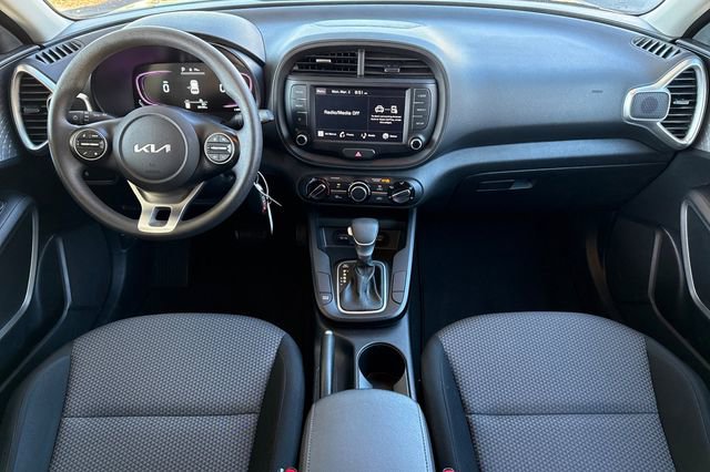Certified 2023 Kia Soul LX w/ LX Technology Package image 17