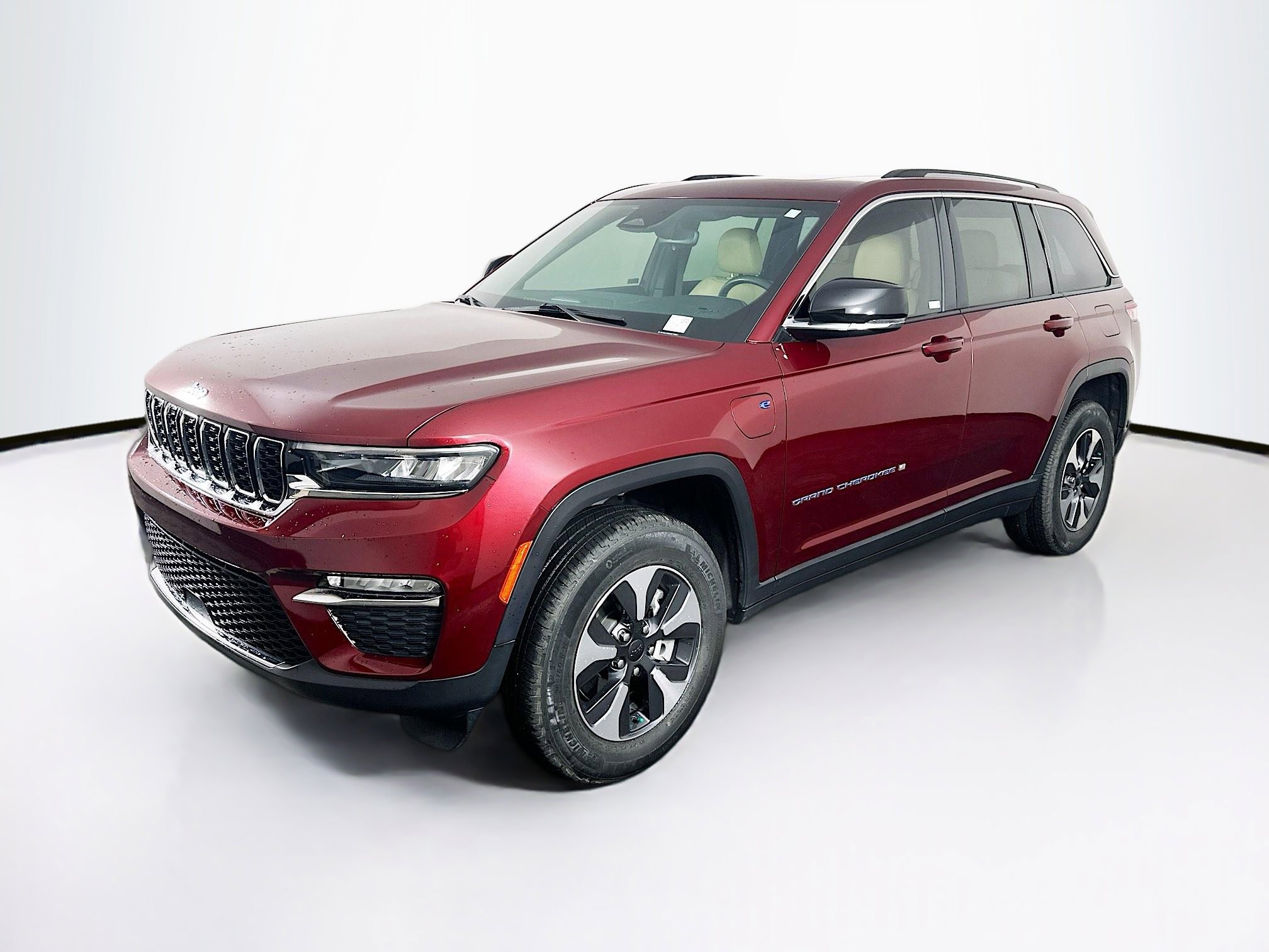 Used 2022 Jeep Grand Cherokee Limited 4xe image 3