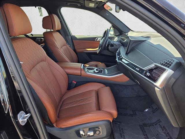 Certified 2025 BMW X5 xDrive50e w/ Executive Package AWD/4WD image 29