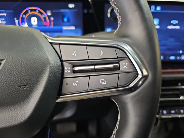 Used 2025 Chevrolet Traverse Z71 w/ Driver Confidence Package AWD/4WD image 21