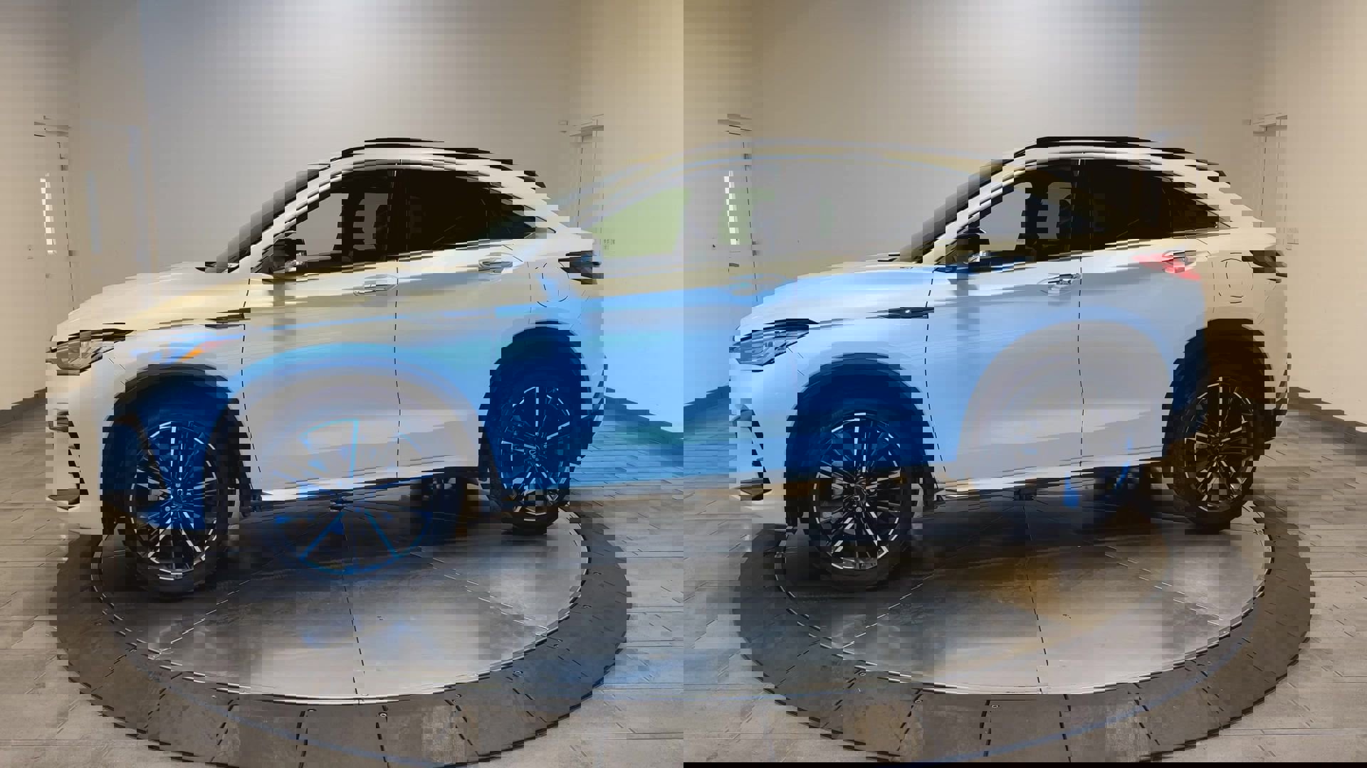 Certified 2023 INFINITI QX55 Luxe w/ Cargo Package image 5