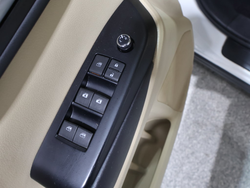 Used 2018 Toyota Highlander XLE AWD/4WD image 14
