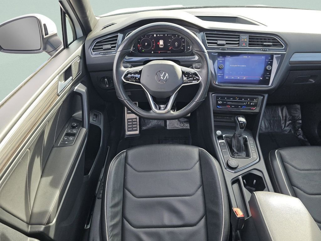 Used 2022 Volkswagen Tiguan SEL R-Line image 4