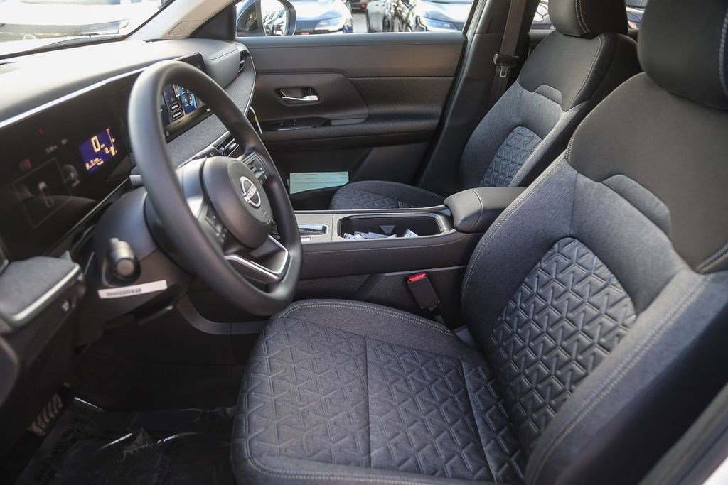 Used 2026 Nissan Kicks SV FWD image 19