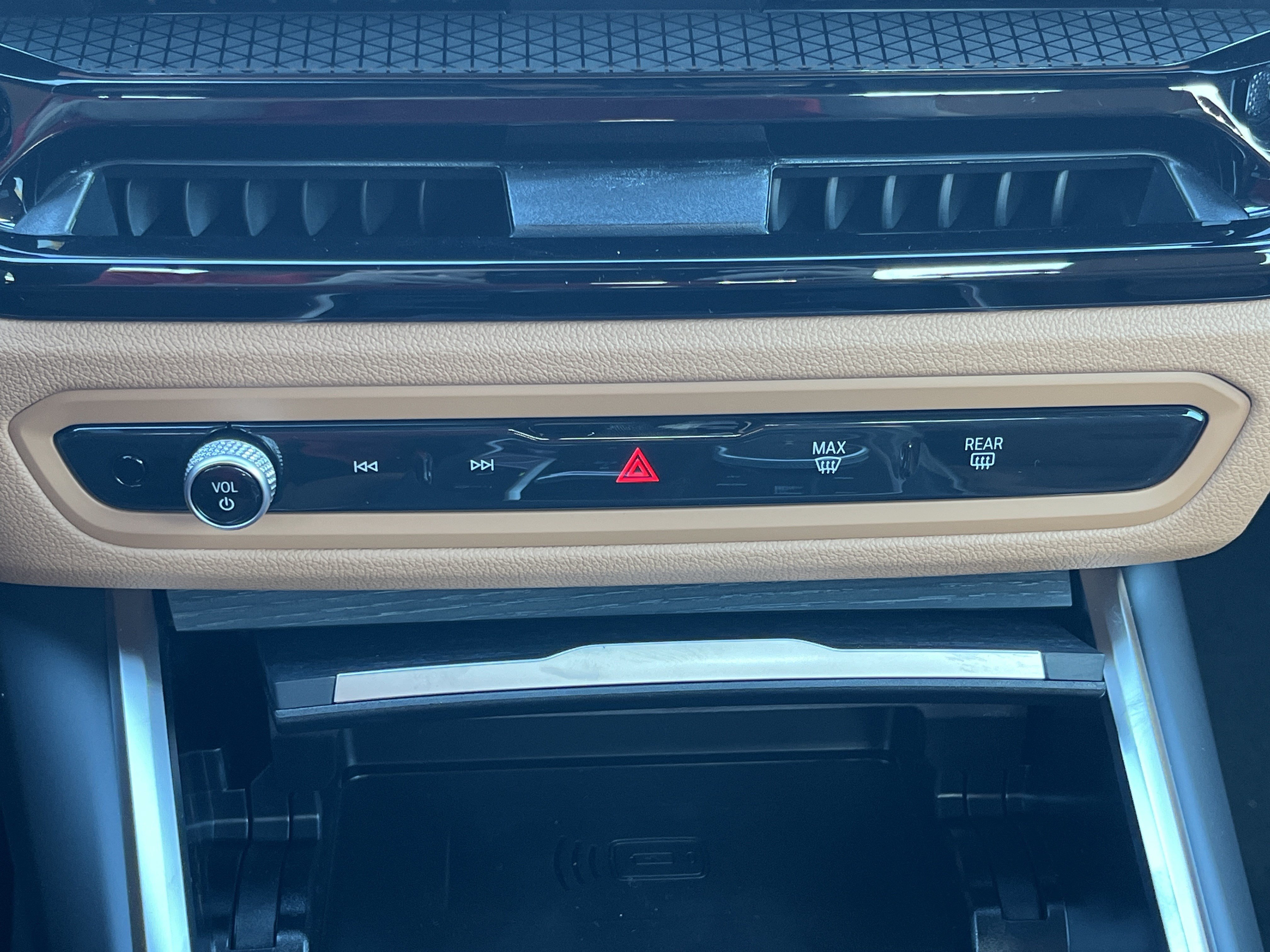 New 2026 BMW 330i Sedan w/ Convenience Package RWD image 6