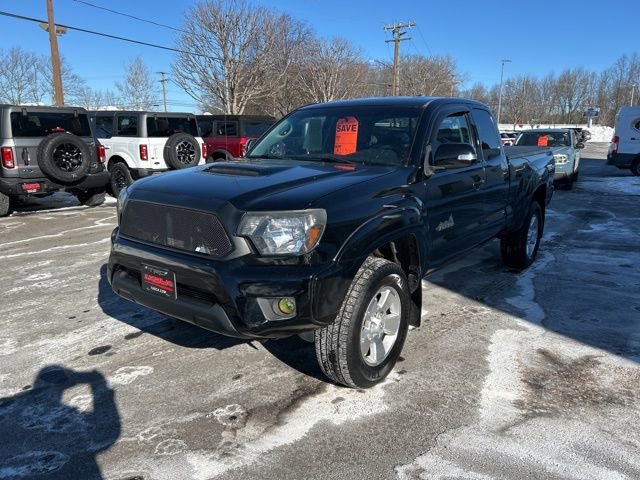 Used 2014 Toyota Tacoma 4x4 Access Cab V6 w/ TRD Sport Package image 3