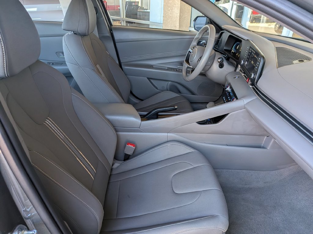 Used 2026 Hyundai Elantra Sport FWD image 27