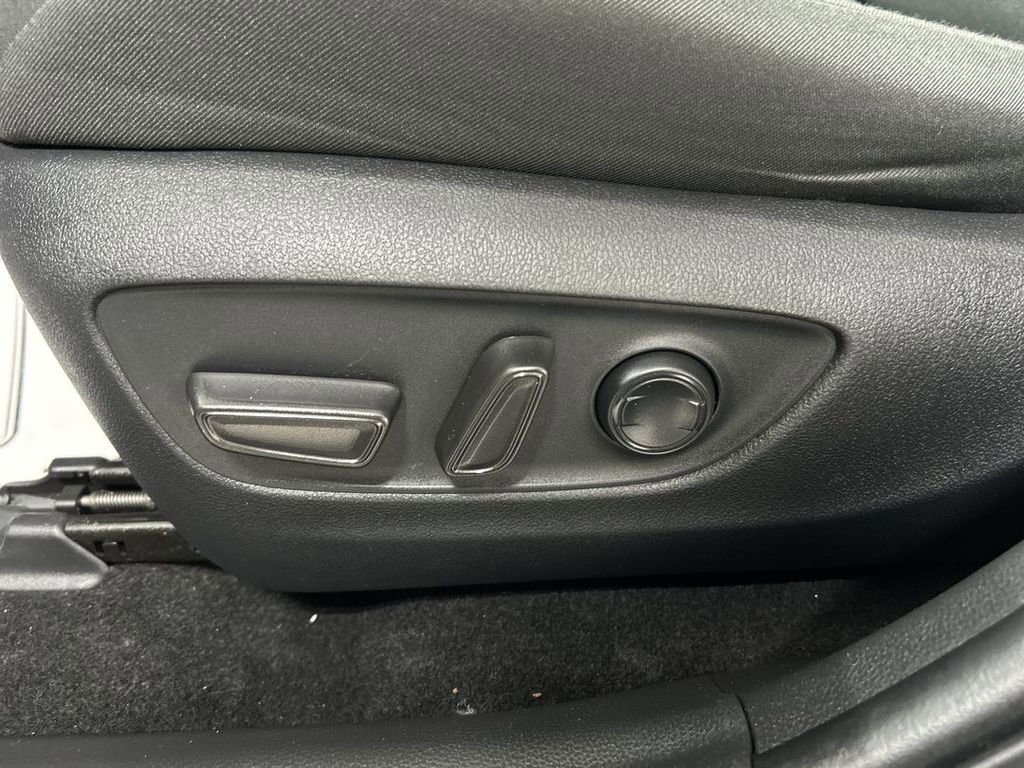 Used 2023 Toyota RAV4 XLE w/ Convenience Package image 10