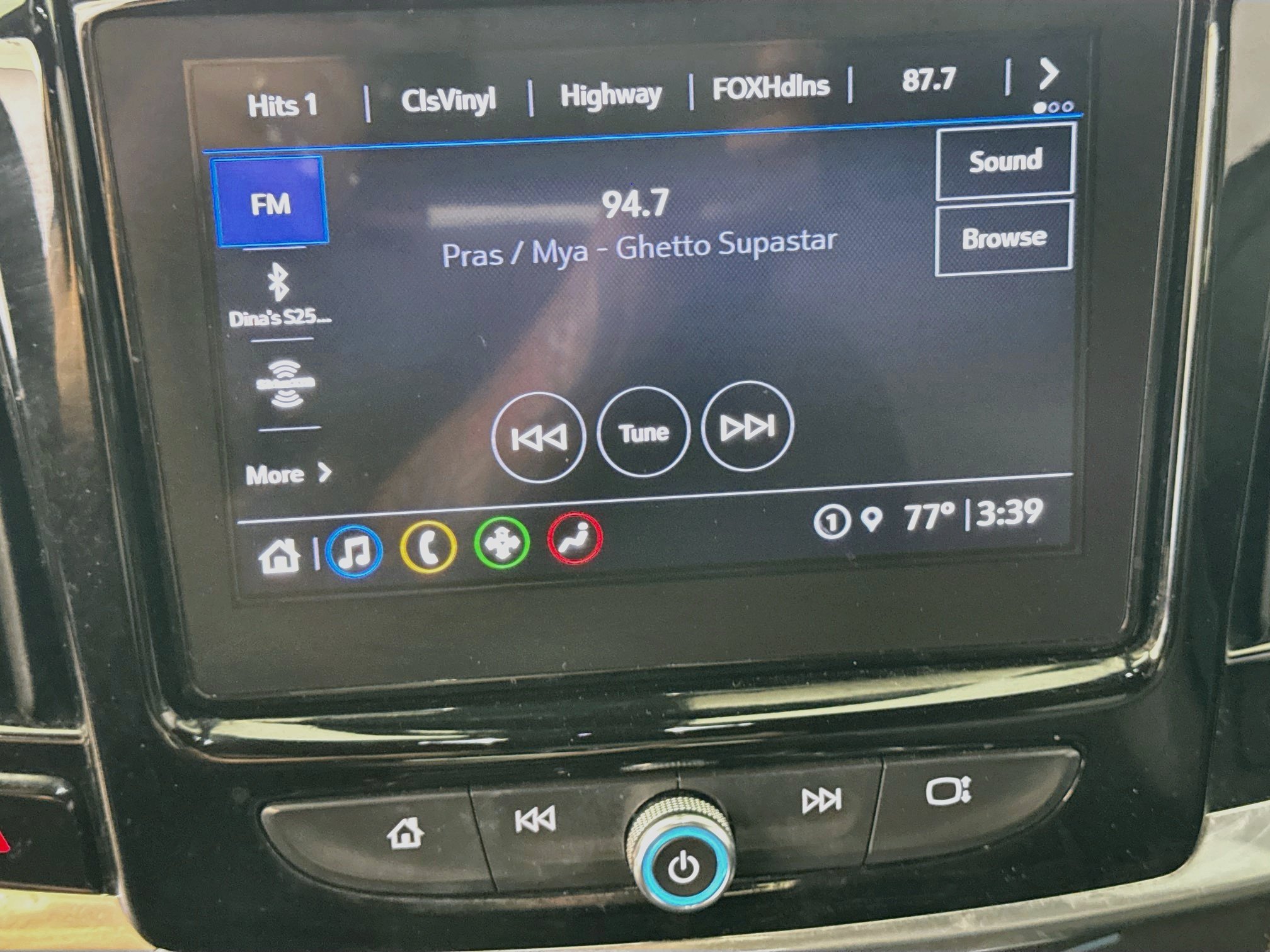 Used 2023 Chevrolet Traverse LT FWD image 16