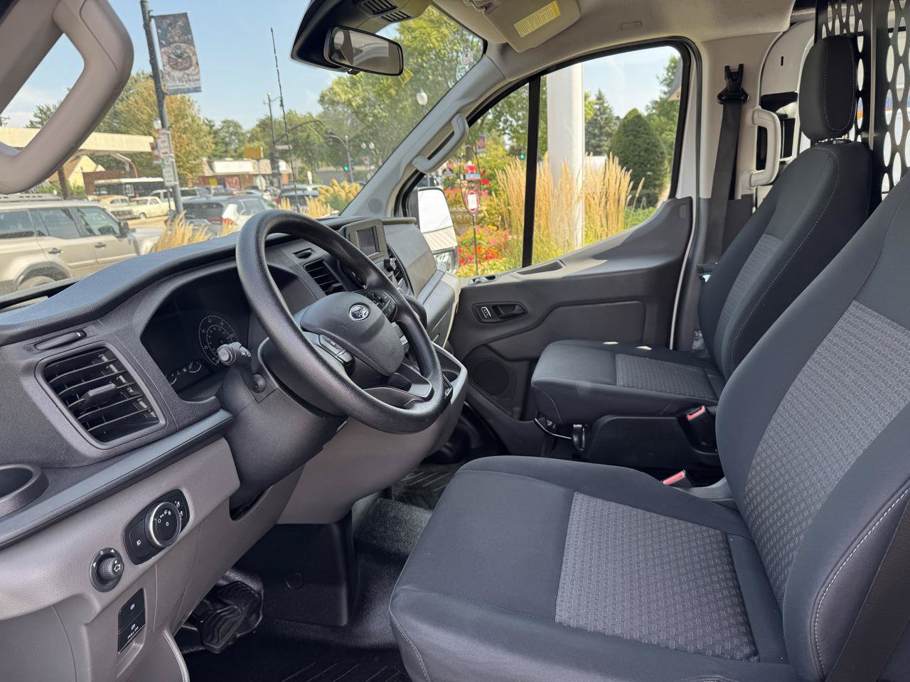 Used 2025 Ford Transit 250 Low Roof w/ Exterior Upgrade Package RWD image 19
