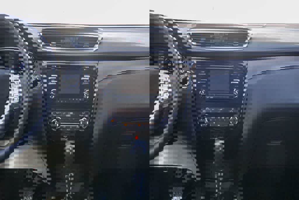 Used 2015 Nissan Rogue SV w/ SV Family Package FWD image 12