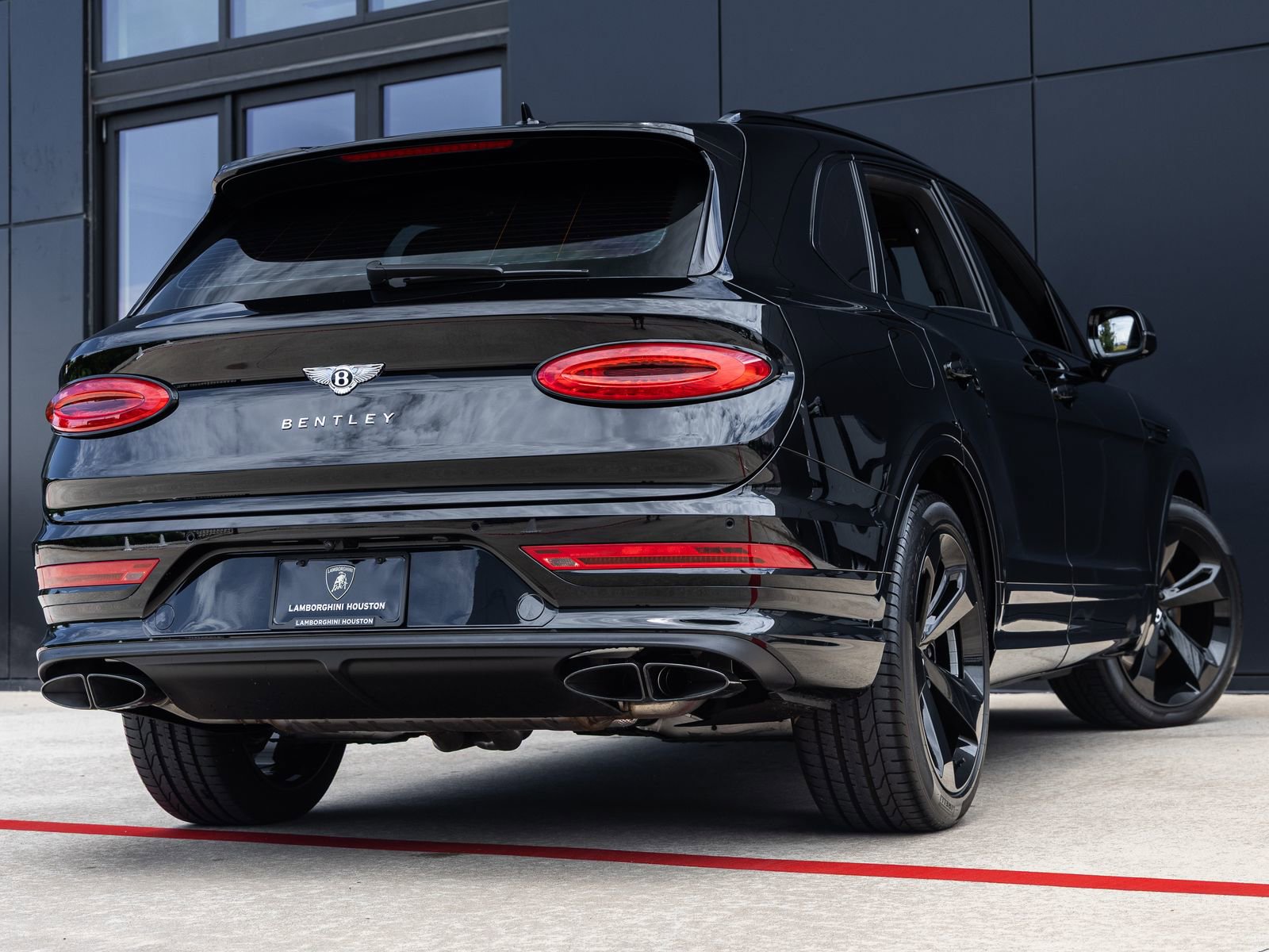 Used 2023 Bentley Bentayga AWD/4WD image 8