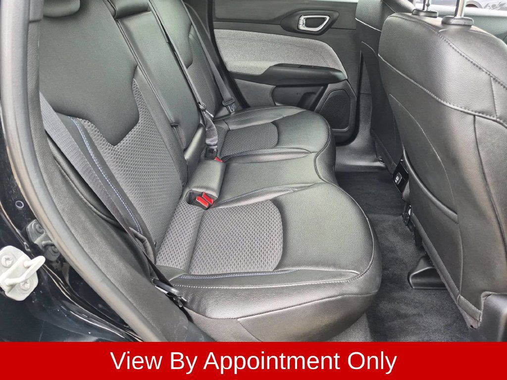 Used 2025 Jeep Compass Latitude AWD/4WD image 24
