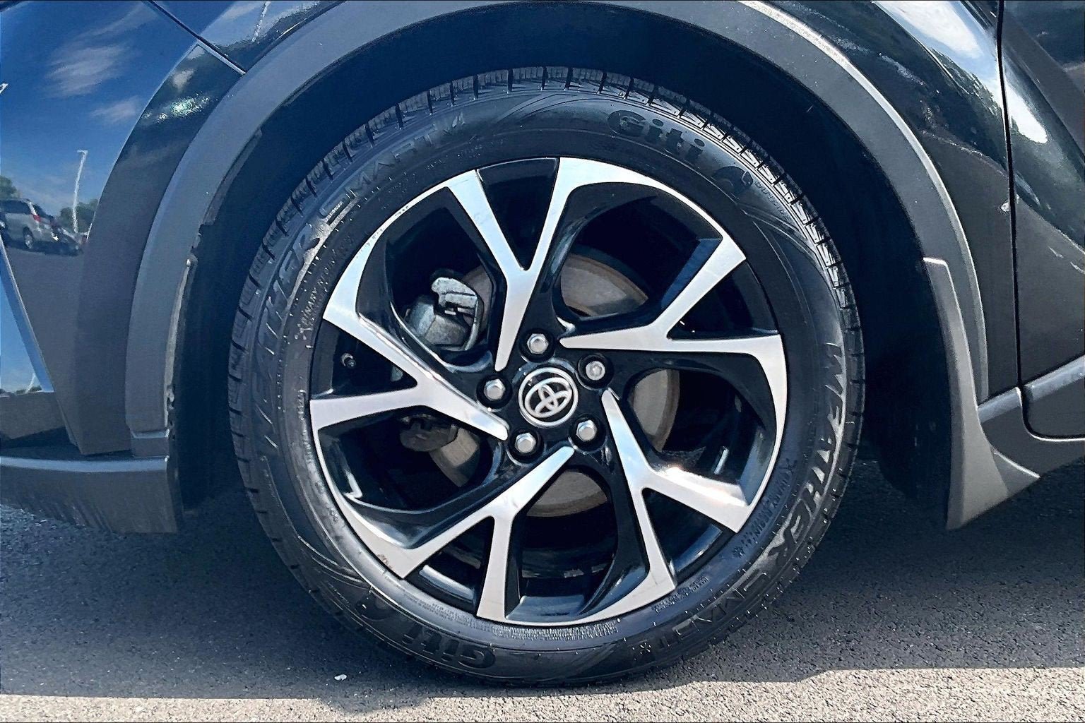 Used 2022 Toyota C-HR XLE FWD image 8
