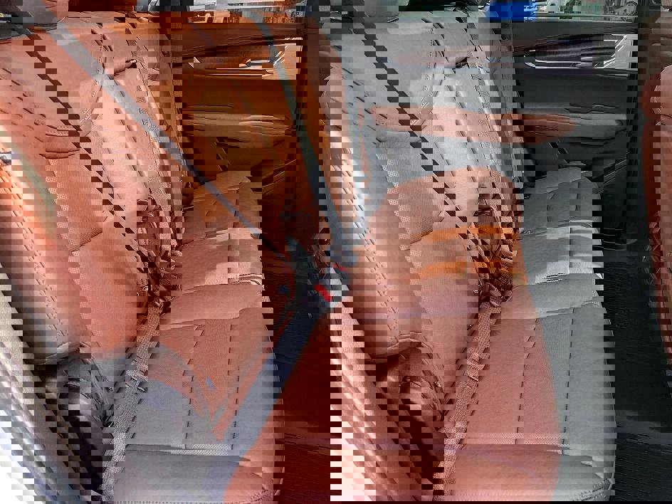 New 2026 Cadillac XT5 Premium Luxury w/ LPO, ONYX Package image 33