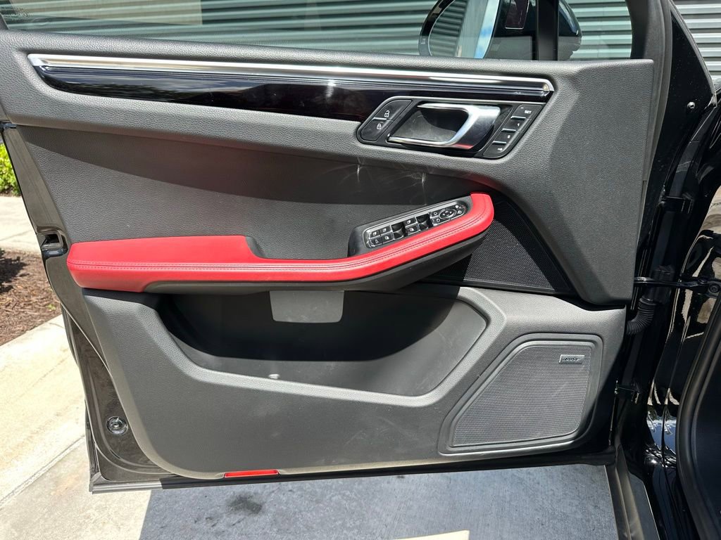 Certified 2021 Porsche Macan S AWD/4WD image 19