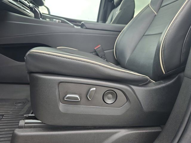 Used 2022 Cadillac Escalade Sport w/ Touring Package image 30