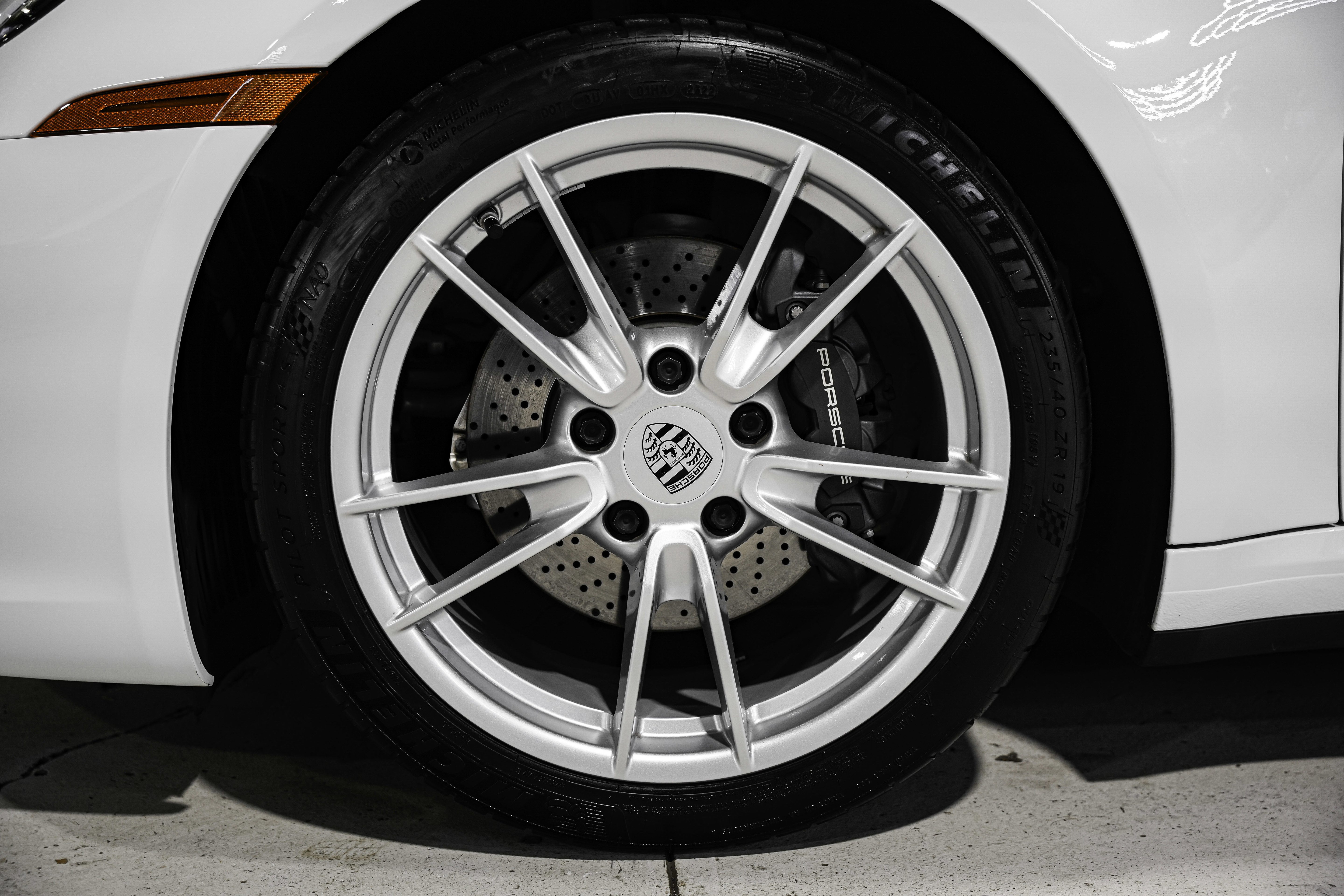 Used 2023 Porsche 911 Carrera w/ Premium Package image 46