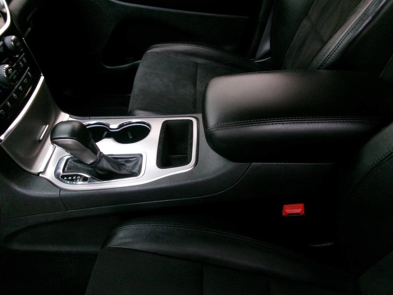 Used 2021 Jeep Grand Cherokee Laredo X image 11