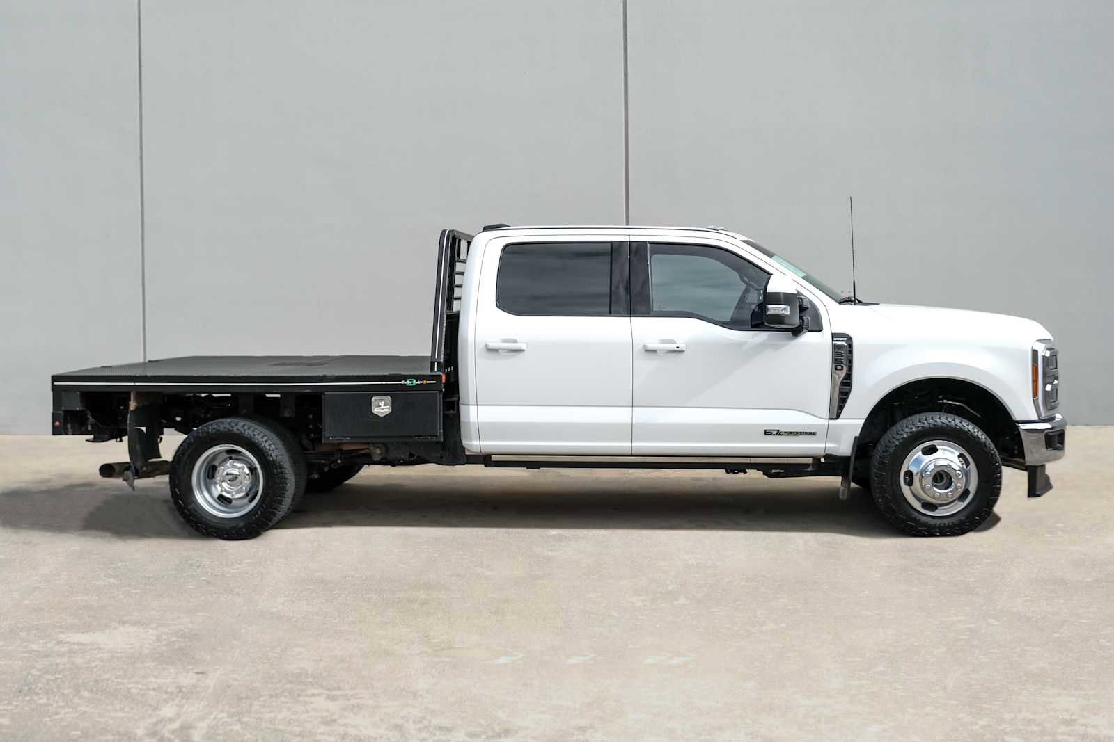 Used 2023 Ford F350 Lariat w/ FX4 Off-Road Package image 7
