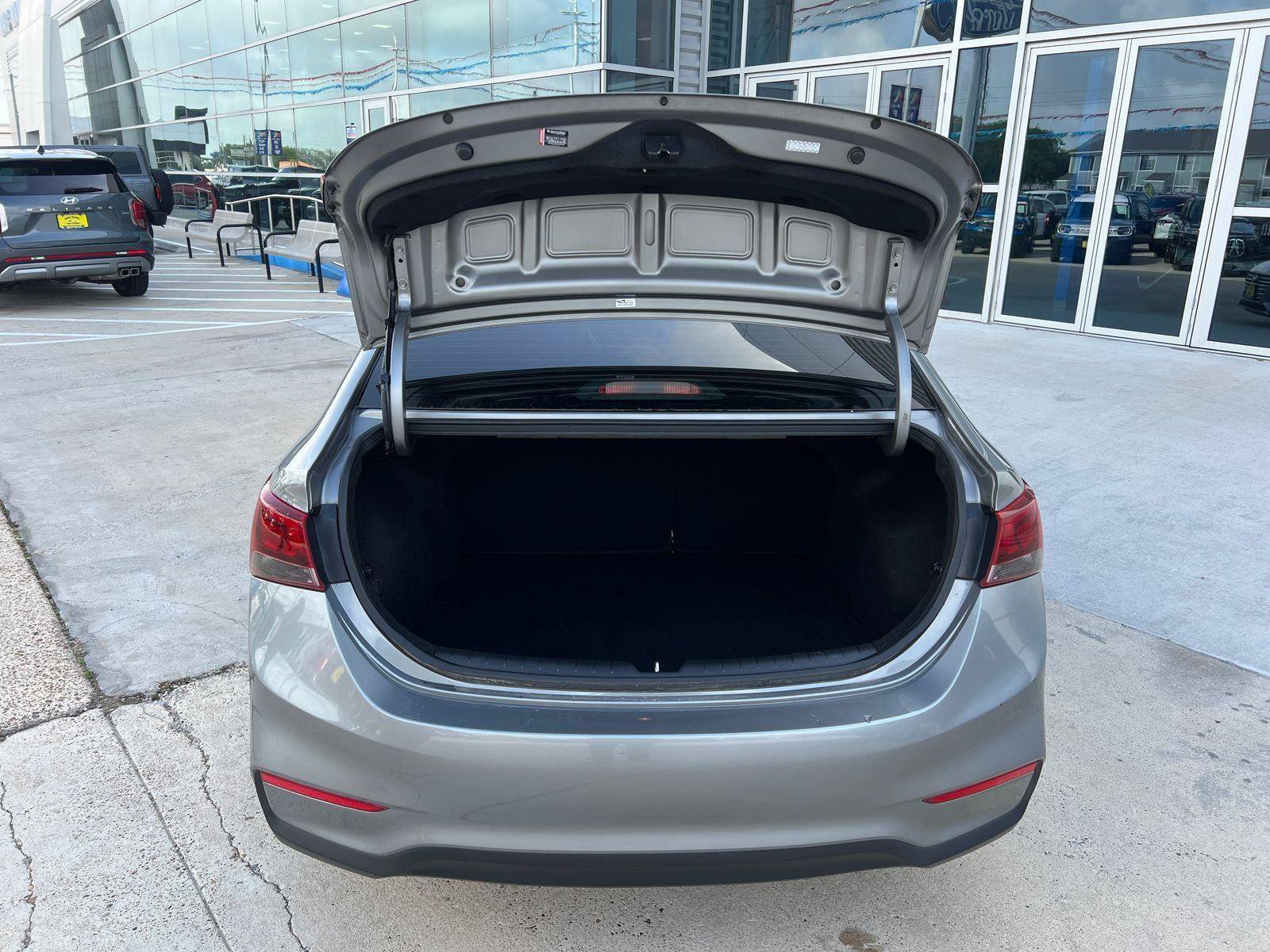 Used 2022 Hyundai Accent SE FWD image 13