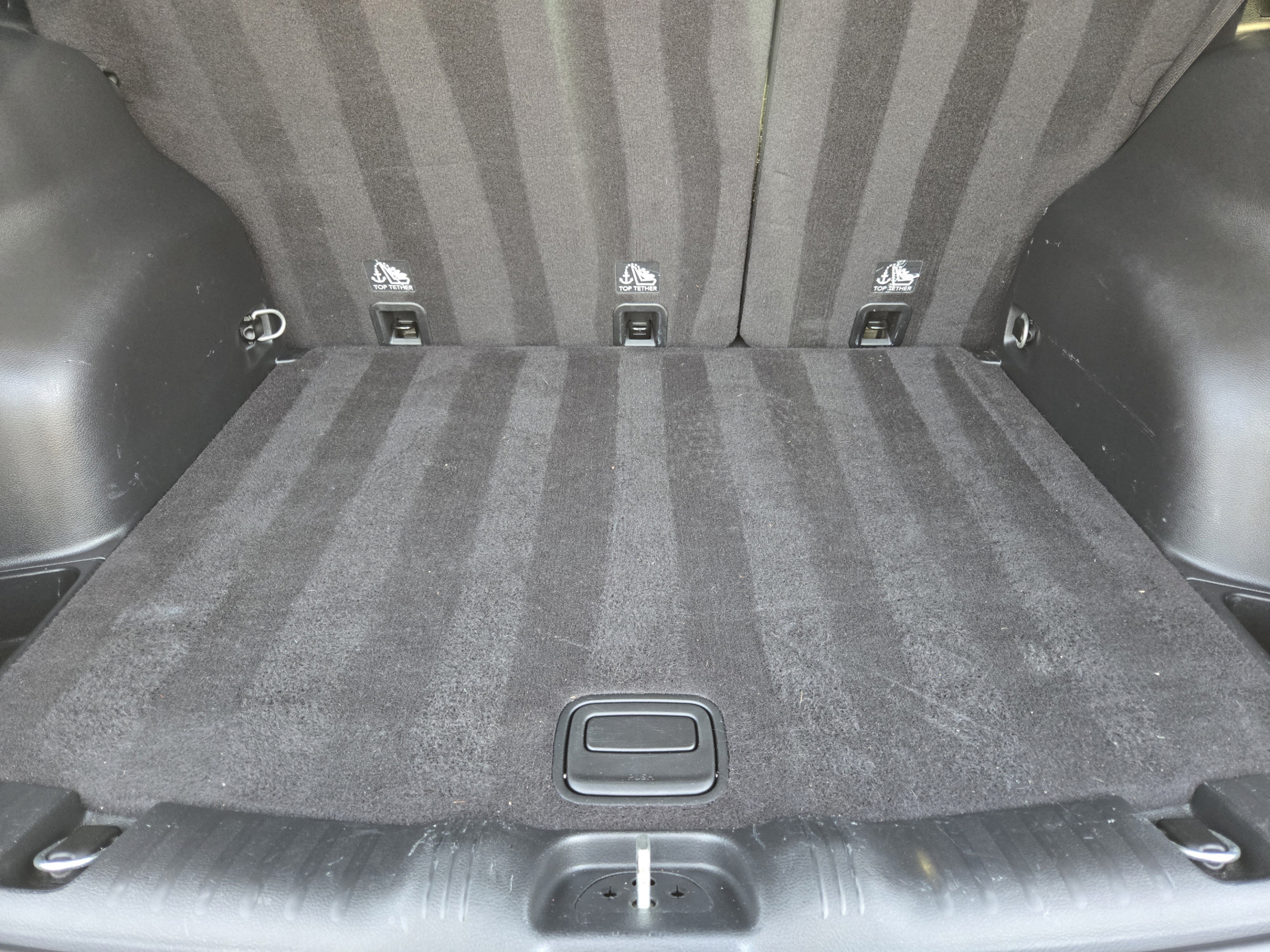 Used 2018 Jeep Compass Latitude FWD image 27