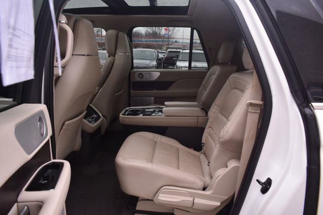 Used 2020 Lincoln Navigator L Reserve w/ Luxury Package image 44