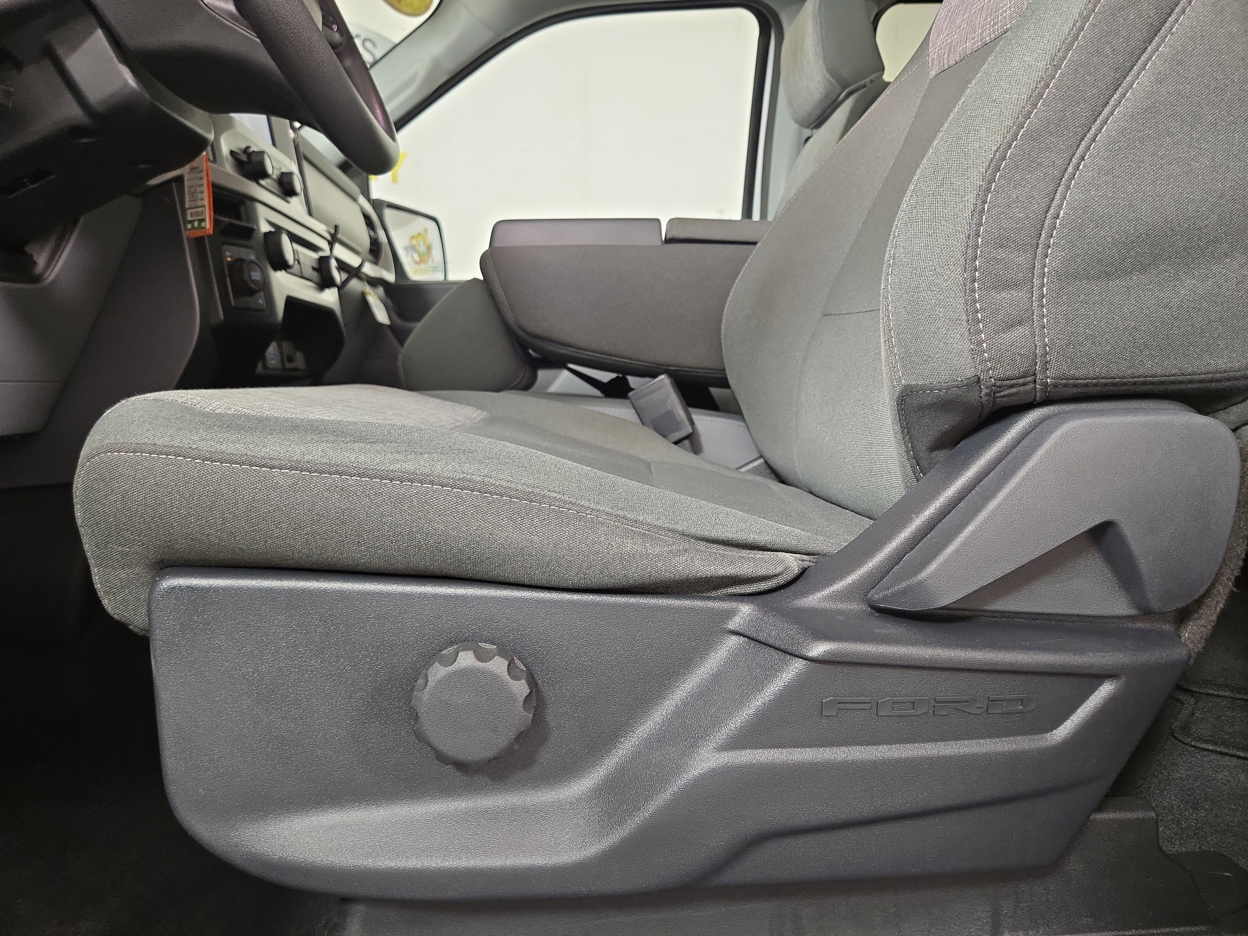 Used 2023 Ford F150 XLT image 30