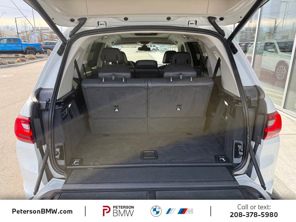 Used 2021 BMW X7 xDrive40i w/ Cold Weather Package image 12