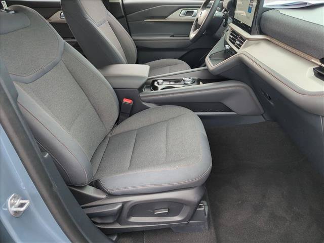 Used 2025 Ford Explorer Active RWD image 21